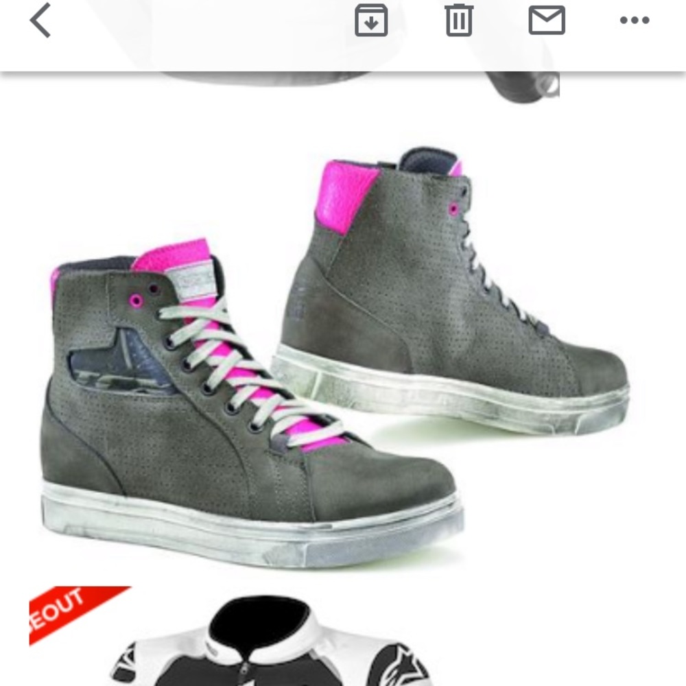 Size 7 motorcycle shoes